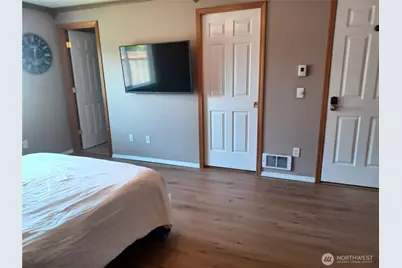 317 Teresa Street, Camano Island, WA 98282 - Photo 15