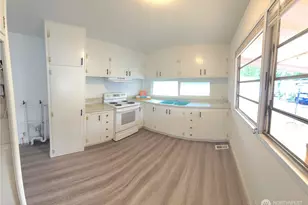 4024 NW Nw Country Ln NW, Bremerton, WA 98312 - Photo 3