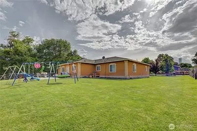 1811 Beam Road, Granger, WA 98932 - Photo 5