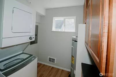2220 Summit Avenue, Everett, WA 98201 - Photo 9