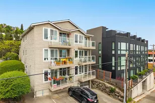 2432 Dexter Ave N, Seattle, WA 98109 - Photo 13