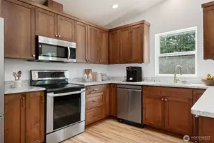 16330 Dogwood Ln, Arlington, WA 98223 - Photo 9