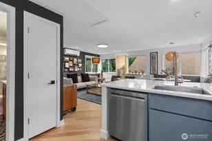 2400 E Howell St, Seattle, WA 98122 - Photo 15