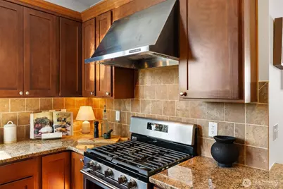 2400 W Boston Street, Seattle, WA 98199 - Photo 11