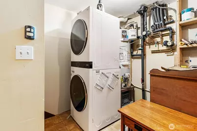 2400 W Boston Street, Seattle, WA 98199 - Photo 25