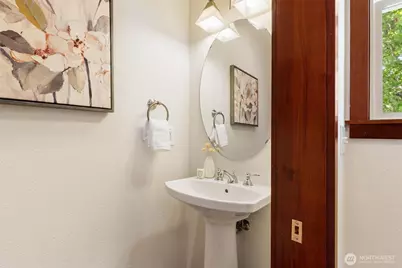 2400 W Boston Street, Seattle, WA 98199 - Photo 13