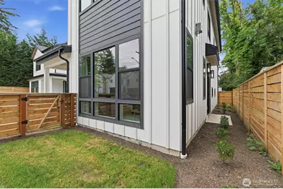 12426 NE 90th Street, Kirkland, WA 98033 - Photo 3