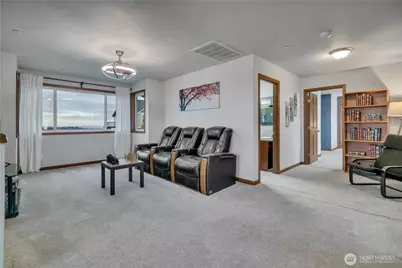 10908 177th Avenue Ct E, Bonney Lake, WA 98391 - Photo 19
