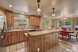 115 Kahlua Ct, Camano Island, WA 98282 - Photo 7