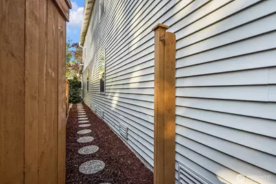 7825 Cortland Ave SE, Snoqualmie, WA 98065 - Photo 29