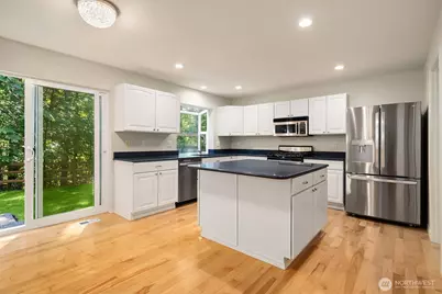 7825 Cortland Ave SE, Snoqualmie, WA 98065 - Photo 3