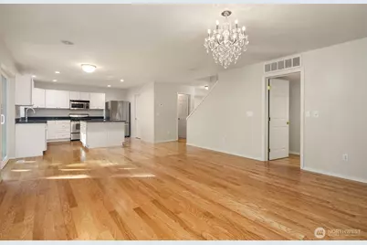 7825 Cortland Ave SE, Snoqualmie, WA 98065 - Photo 5