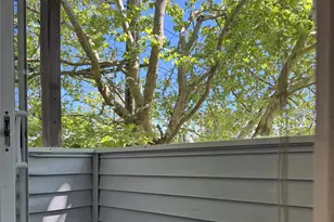 555 N 105th St, Seattle, WA 98133 - Photo 5