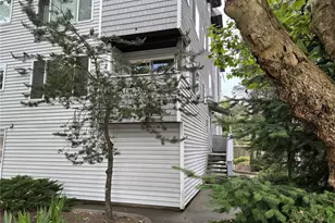 555 N 105th St, Seattle, WA 98133 - Photo 17