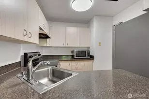 5300 Harbour Pointe Blvd, Mukilteo, WA 98275 - Photo 9