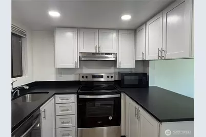 4800 200th Street SW #E201, Lynnwood, WA 98036 - Photo 9