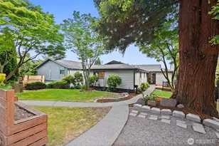 818 W Argand St, Seattle, WA 98119 - Photo 3