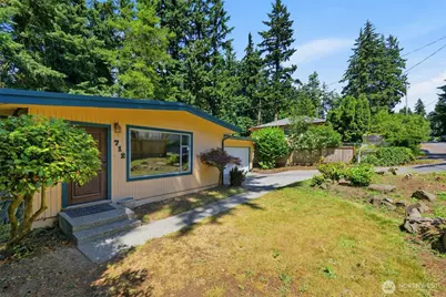 712 NE 198th Street, Shoreline, WA 98155 - Photo 3