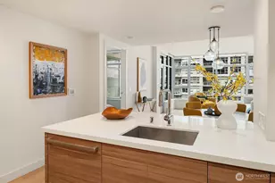 588 Bell St, Seattle, WA 98121 - Photo 13
