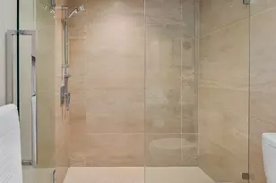 588 Bell St, Seattle, WA 98121 - Photo 17