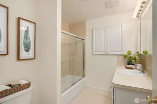 405 240th St SW, Bothell, WA 98021 - Photo 15
