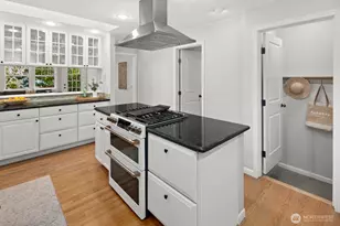 4015 NE 58th St, Seattle, WA 98105 - Photo 11