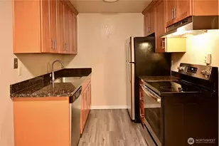 1006 N 43rd St, Seattle, WA 98103 - Photo 7