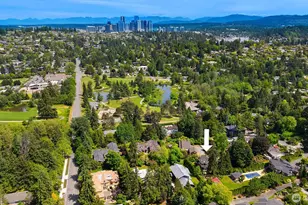 7842 NE 10th St, Medina, WA 98039 - Photo 3