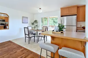 10417 NE 142nd St, Kirkland, WA 98034 - Photo 5