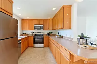 10417 NE 142nd St, Kirkland, WA 98034 - Photo 9