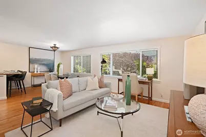 9515 Linden Avenue N, Seattle, WA 98103 - Photo 13