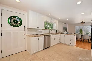 9515 Linden Ave N, Seattle, WA 98103 - Photo 5
