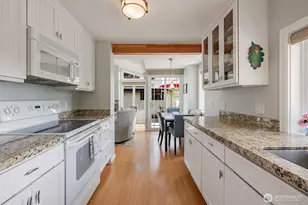 1210 E Shelby St, Seattle, WA 98102 - Photo 9