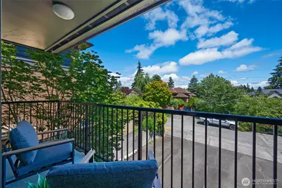 4219 Whitman Avenue N #4, Seattle, WA 98103 - Photo 9
