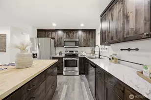 11925 36th Dr NE, Marysville, WA 98271 - Photo 9