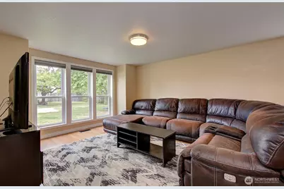 10403 NW 15th Avenue, Vancouver, WA 98685 - Photo 9