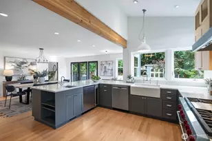 3033 NE 92nd St, Seattle, WA 98115 - Photo 9