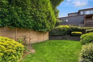 717 W Cremona St, Seattle, WA 98119 - Photo 27