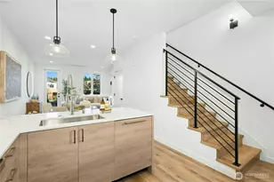 112 E 2nd Street S, Kirkland, WA 98033 - Photo 15