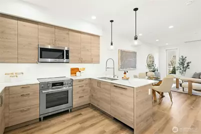 112 E 2nd Street S, Kirkland, WA 98033 - Photo 13