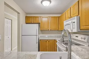 12615 100th Ln NE, Kirkland, WA 98034 - Photo 11