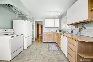 8248 16th Ave NE, Seattle, WA 98115 - Photo 9
