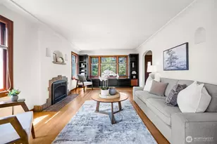8248 16th Ave NE, Seattle, WA 98115 - Photo 3