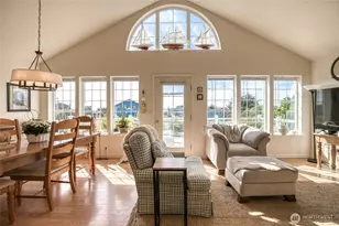 622 Ocean Shores Blvd SW, Ocean Shores, WA 98569 - Photo 1