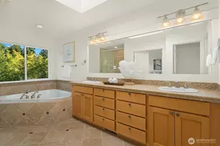 16137 Northup Way, Bellevue, WA 98008 - Photo 25