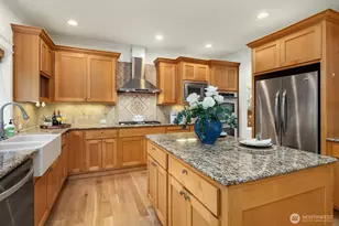 16137 Northup Way, Bellevue, WA 98008 - Photo 15