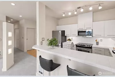 700 E Denny Way #603, Seattle, WA 98122 - Photo 3