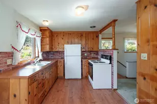136 Oakcrest Ave, Port Angeles, WA 98362 - Photo 9