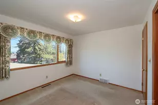 136 Oakcrest Ave, Port Angeles, WA 98362 - Photo 13