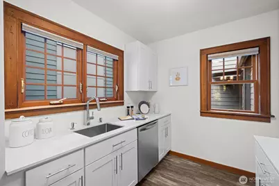 1417 Martin Luther King Jr Way, Seattle, WA 98122 - Photo 15